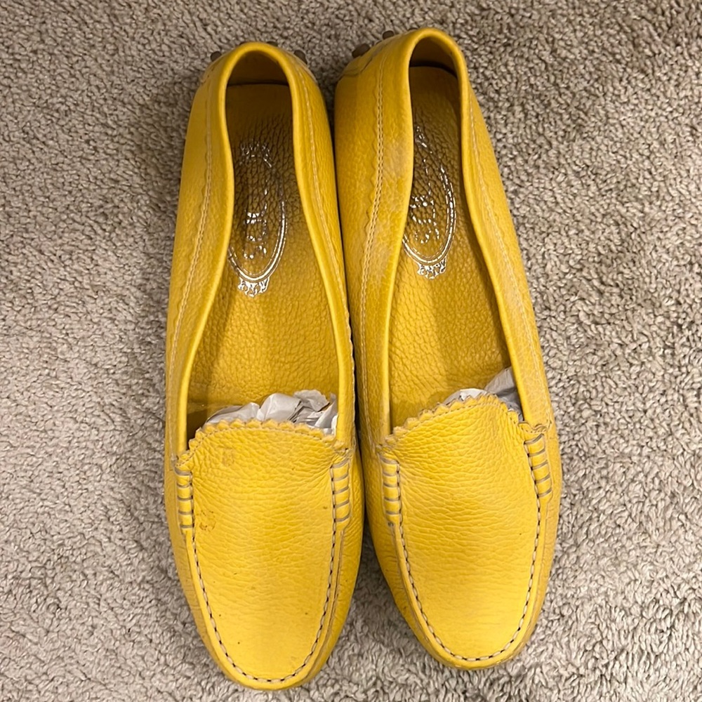 Yellow Tods loafer size 11
